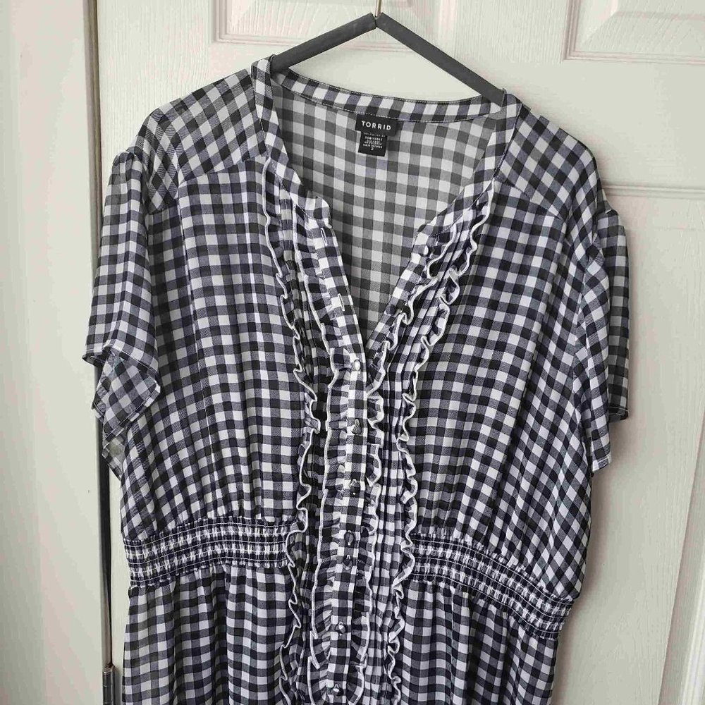 Black & White checked short sleeve, sheer, chiffon, button-up blouse